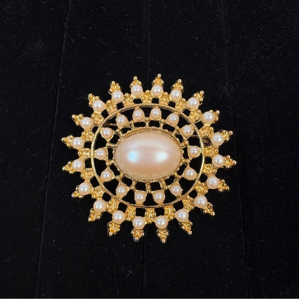 Vintage Sunburst Faux Pearl Brooch